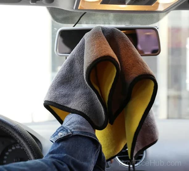Extra soft, thick, quick-drying microfiber car cleaning towels, polishing and waxing car detailing towels - View 5