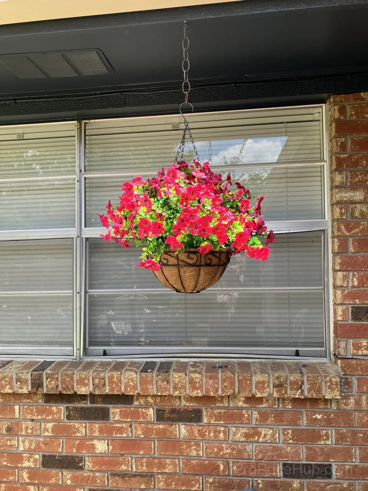 Artificial Daisy Hanging Basket - Low Maintenance Outdoor Silk Flower Planter for Patio & Garden - View 25