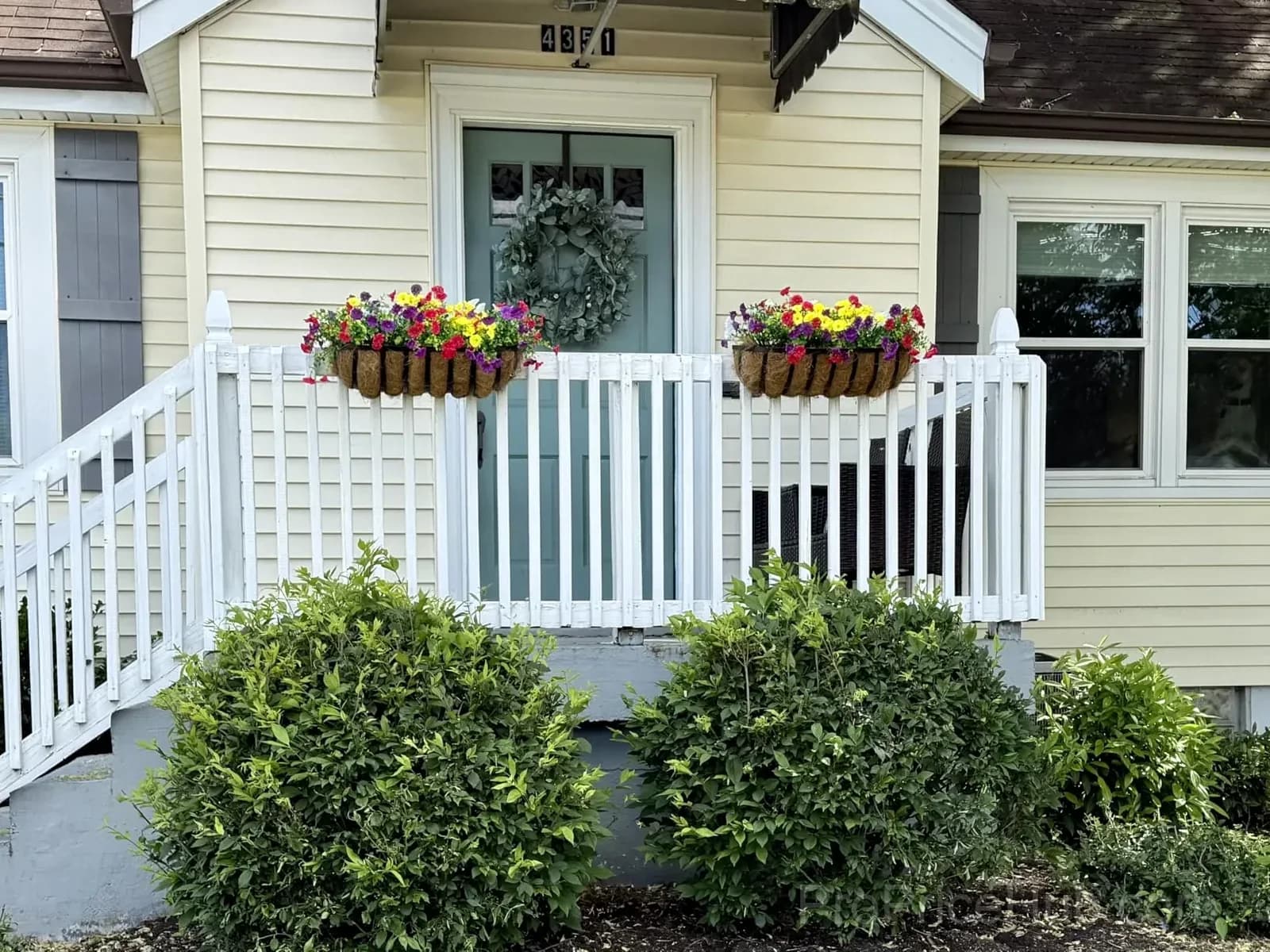 UV Resistant Artificial Petunias Flowers - View 34