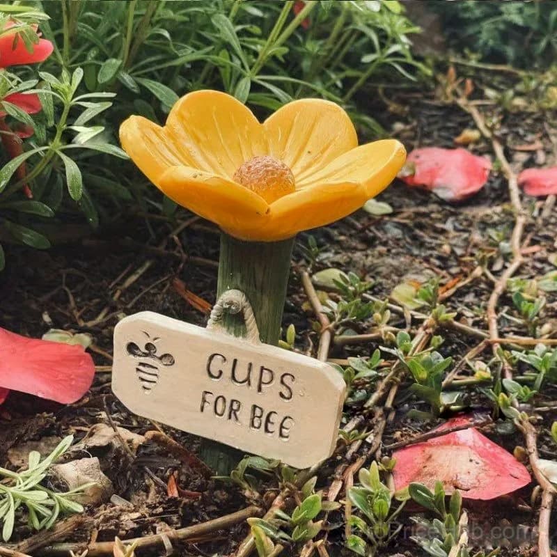 Flower-Shaped Resin Bee Watering Station, Pink - View 5
