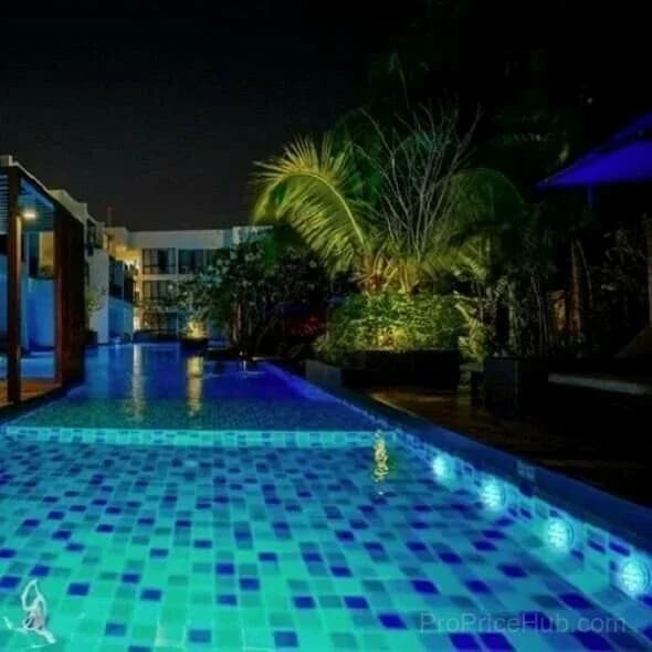 Submersible LED Pool Light with RF Remote Control - View 3